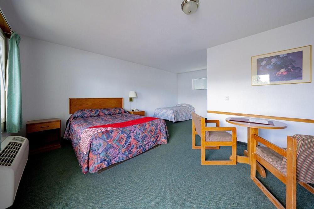 Deluxe Single Room interior